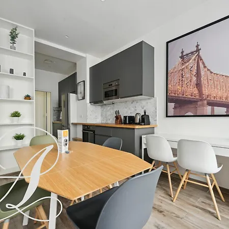 Apartment Roxane, 2 Dont En Souplex 14e *